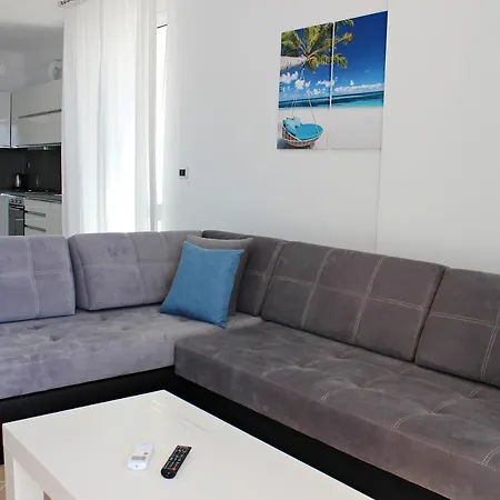 Sunny Apts Apartment