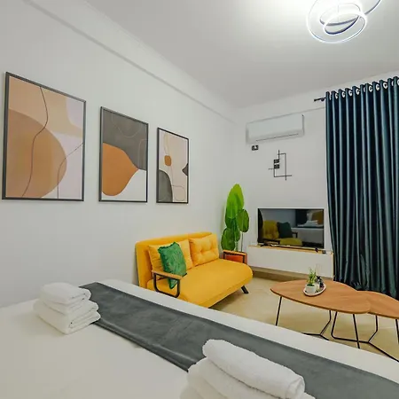Sunny Apts *