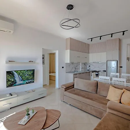 Sunny Apartments * Saranda