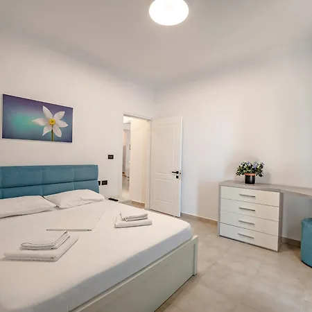 Sunny Apts Apartment *