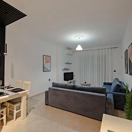 Sunny Apts Apartment *